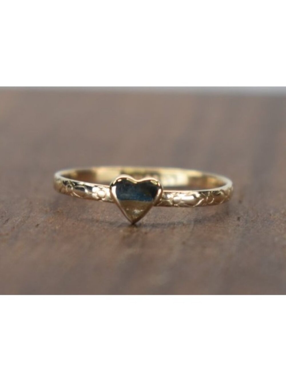 Vintage 10k PPC Yellow Gold Heart Engraved Signet Tiny Ring